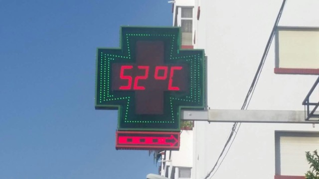 Temperature on Avenida Malaga in Ronda in July. Photo ©  Rafael León 